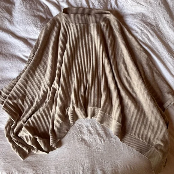 Lululemon Forward Flow Poncho - Picture 4 of 5